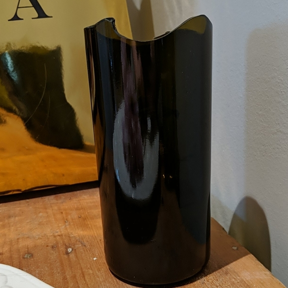 Vase made of wine bottle - Picture 3 of 3